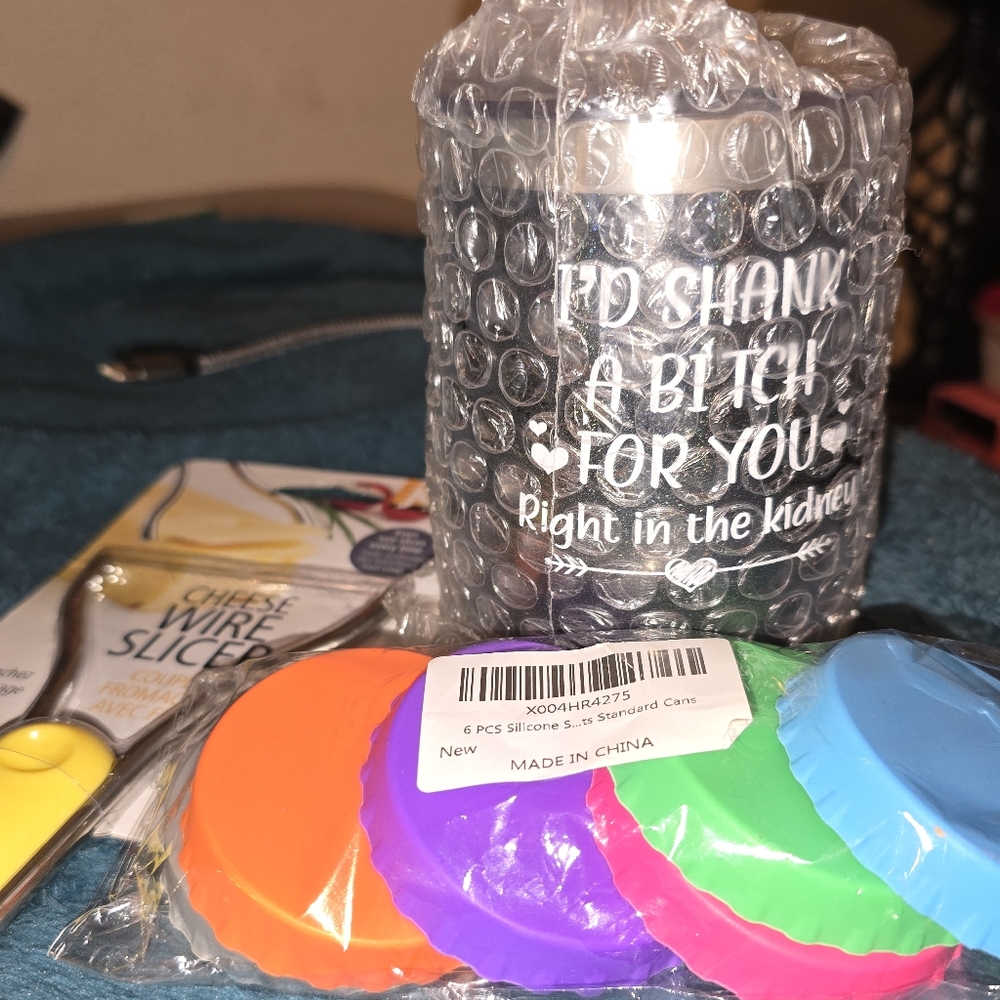 NWT:KITCHEN BUNDLE w 6 Colorful Silicone Can Covers, Wire Slicer, Shank Tumbler